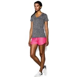 UNDER ARMOUR Women's Tech Twist V-Neck Tee 7 UNDER ARMOUR Women's Tech Twist V-Neck Tee -Columba Clothing Shop 2009255 030 alt3