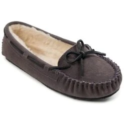 MINNETONKA Women's Cally Slipper